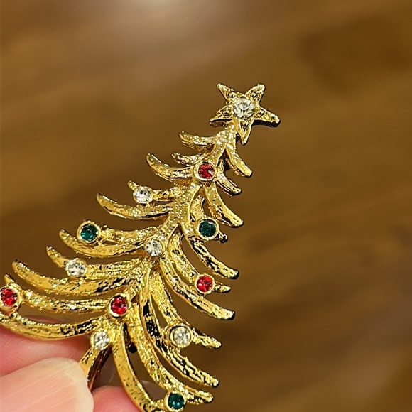 Vintage Christmas Tree Brooch by Avante - Picture 11 of 13